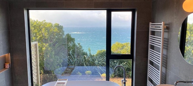 Secluded coastal comfort