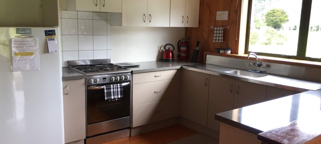 Self Contained House @ White Star Station Colville