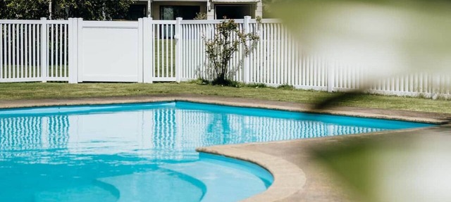 Sentry Gardens | Huge Private Saltwater Pool | Park-like Gardens | Close to Town