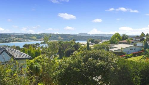 Serene at Snells - Snells Beach Bach