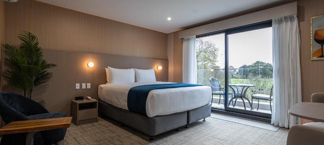 Serene suites
