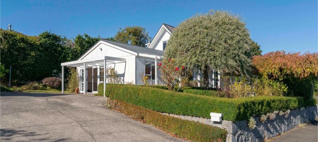 Serenity Cottage - Taupo Holiday Home