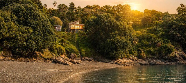 Shoreline Secrets on Oneroa Direct beach access