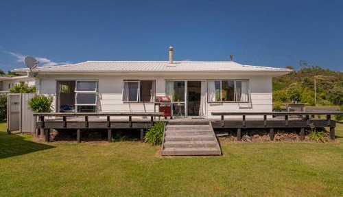 Silver Sands - Cooks Beach Holiday Home