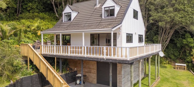 Skippers View - Onemana Holiday Home