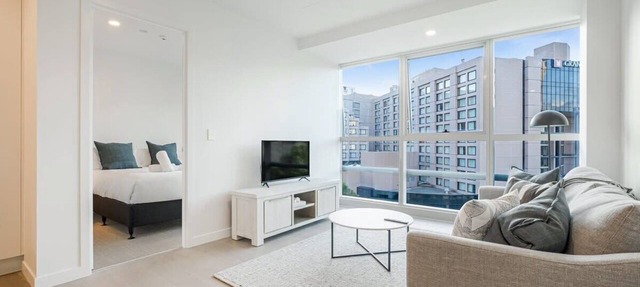 Sky Tower View CBD Apt w/Pool & Gym Zodiak Stays