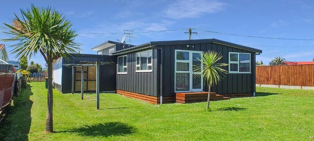 Snapper Bach - Foxton Beach Holiday Home