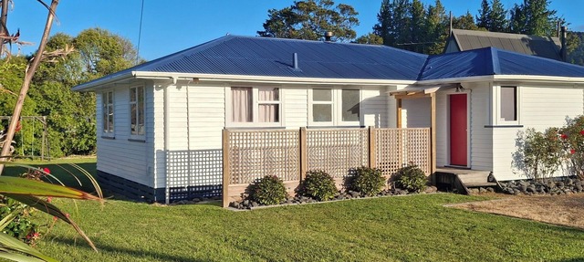 Snowed Inn - Ohakune (Miro) Holiday Home