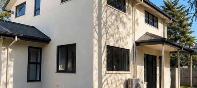 Snowfed House - perfect for 2 families or large groups | sleeps 9