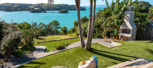 Sol Spa Oasis - Surfdale Holiday Home