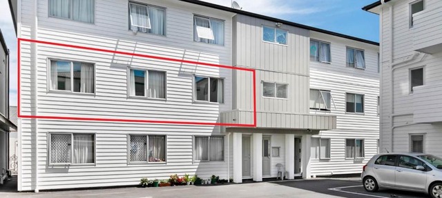 Solo, Couple, Groups 1-10 persons - 4 bedrooms full apartment
