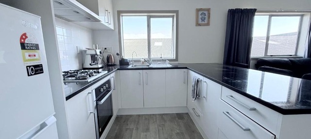 Solo, Couple, Groups 1-10 persons - 4 bedrooms full apartment