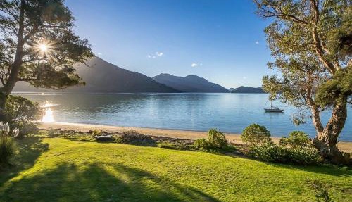 Sounds Magic - Moetapu Bay Bach