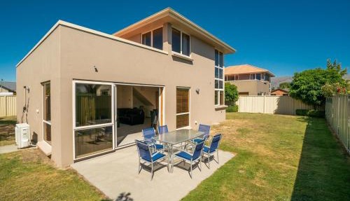 Southern Belle - Cromwell Holiday Home