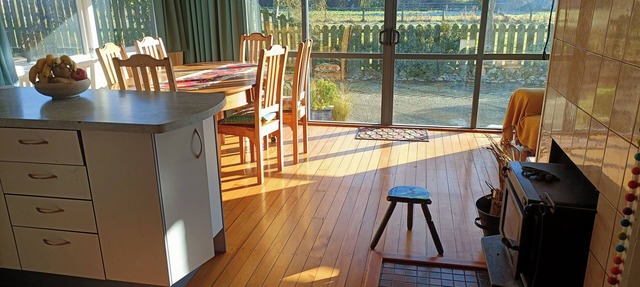 Spacious 4-bedroom and dog-friendly family home in Brooklyn. Gorgeous garden!