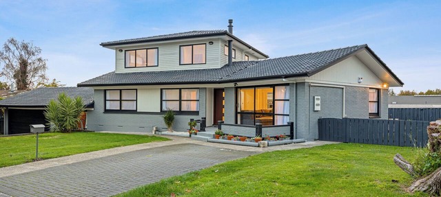 Spacious 5-Bedroom Family Home Near Lake Rotorua & Rotorua CBD