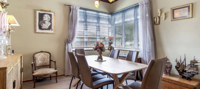 Spacious Family Retreat Near Cornwall Park