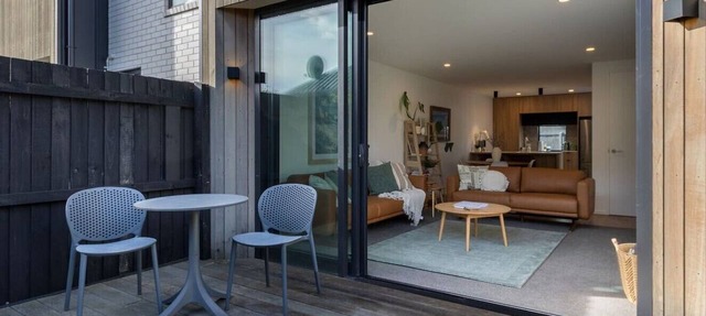 Spacious St Albans Stay – Near CBD, Garage + BBQ