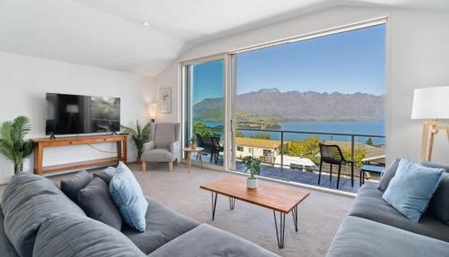 Spectacular views large 3-bedroom house
