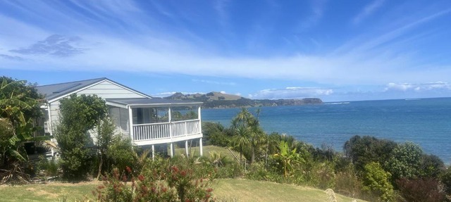SPRING SPECIAL Stay 4 nights & only pay for 3 180 Degrees Opononi
