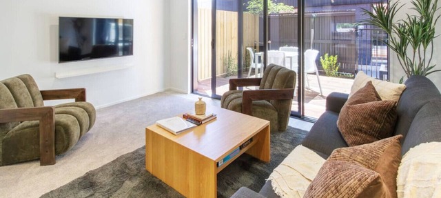 Stadium Walk Townhouse | Private Patio + Carpark