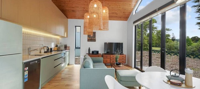 Stunning 2BR Retreat in Tranquil Henderson | WIFI