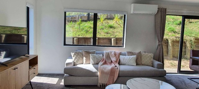 Stunning 3 Bedrooms House Close to University