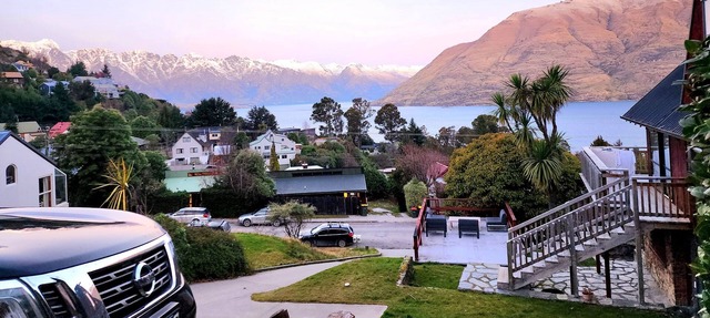 Stunning Mountain and Lake Views. Private and Warm.
