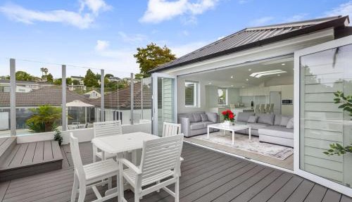 Stunning Remuera 3BR with Patio & Parking Zodiak Stays