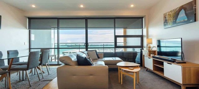 Stunning Views Central Apt