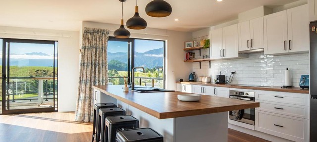Stunning Views, Contemporary, Escape - KK24113