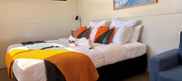Stunted Totara, Unit 2