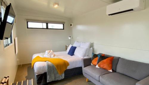 Stunted Totara, Unit 3