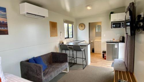 Stunted Totara, Unit 4