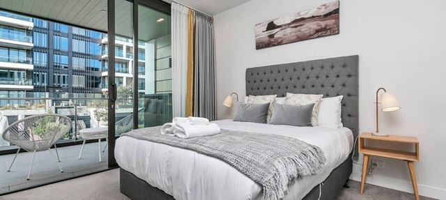 Stylish 2Bed Free Parking Wynyard Quarter