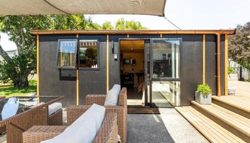 Stylish hideaway on High st Carterton