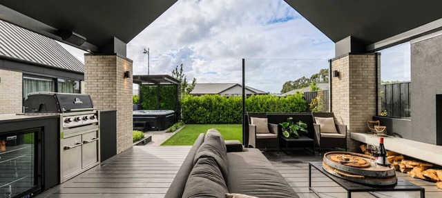 Stylish Home | Private Spa + Indoor & Outdoor Fire