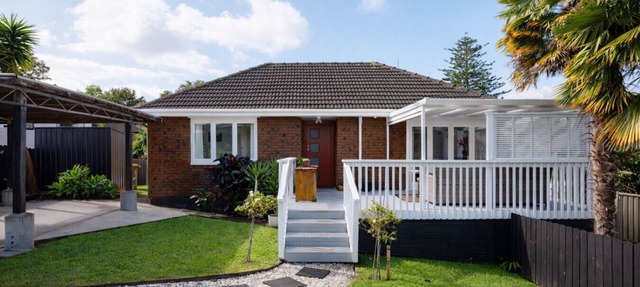 Stylish Howick Home with Sunny Covered Deck | Marigold by Homello