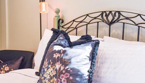 Stylish Lyttelton Studio Free Parking
