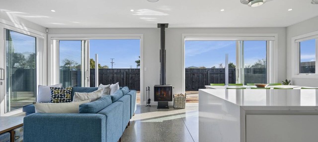 Stylish Serenity - Martinborough Holiday Home