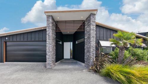 Stylish Villa Escape - Matakana Holiday Home