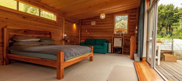 Sub-Tropical Paradise Retreat Willow Creek Cabin, Infra-Red Sauna