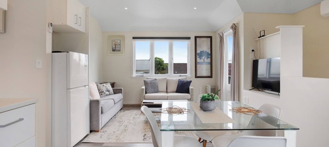 Summerside Loft with Air-con