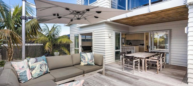 Sun and Surf Retreat - Papamoa Beach Holiday Home
