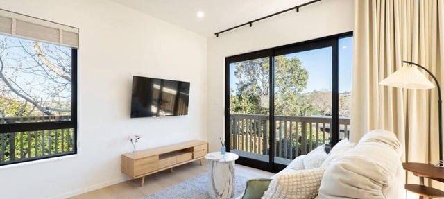 Sunny 3-Bedroom Home in Murrays Bay