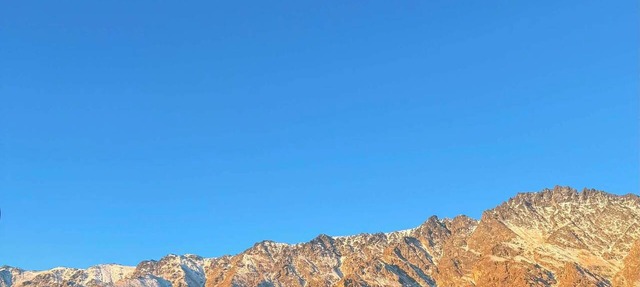Sunny Remarkables Retreat | Ski, Sip & Stay