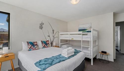 Sunny Riverside Park | Pool Access & Mountain Views