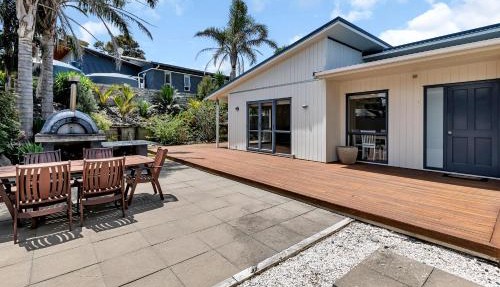 Sunshine on Seabreeze - Mangawhai Heads Bach