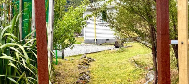 Super Cosy Little Cabin in the Heart of the National Park Close to Road and Railway