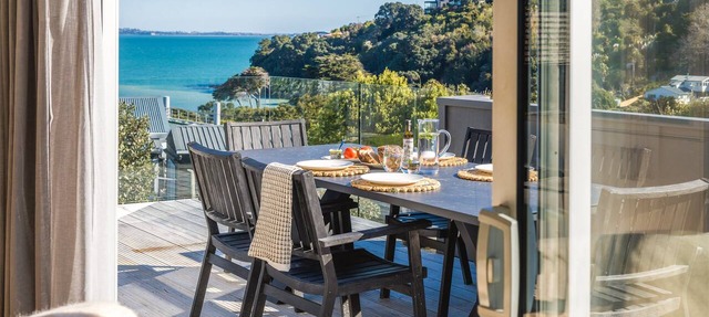 Surfdale Sea Views – Space for the Whole Family